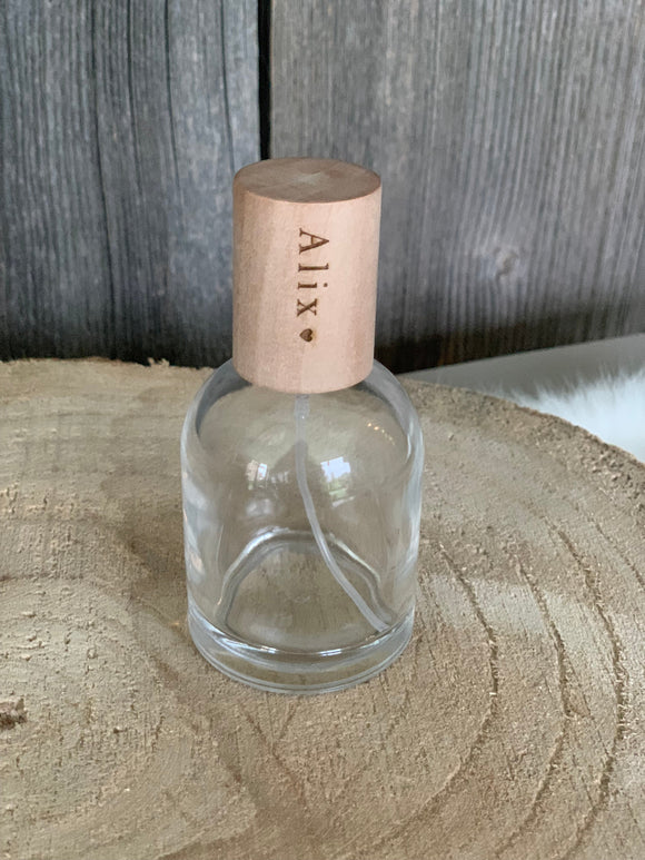 Spray Bottle wood inclusief gravering op dop